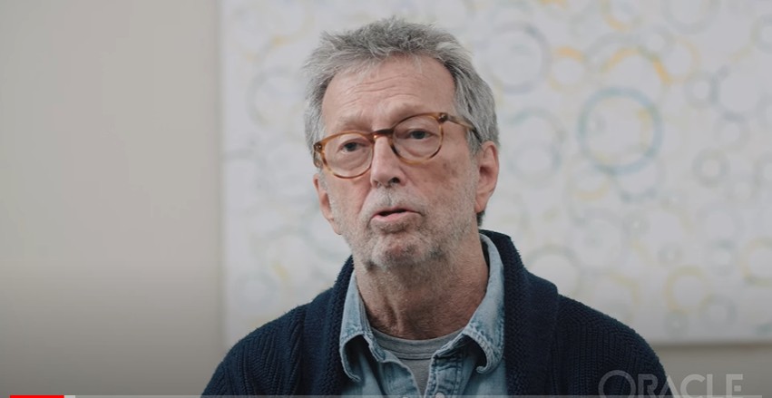 Eric Clapton polemiza sobre efeitos colaterais da vacina contra covid-19 (Foto: Reprodução/YouTube/Oracle Films)