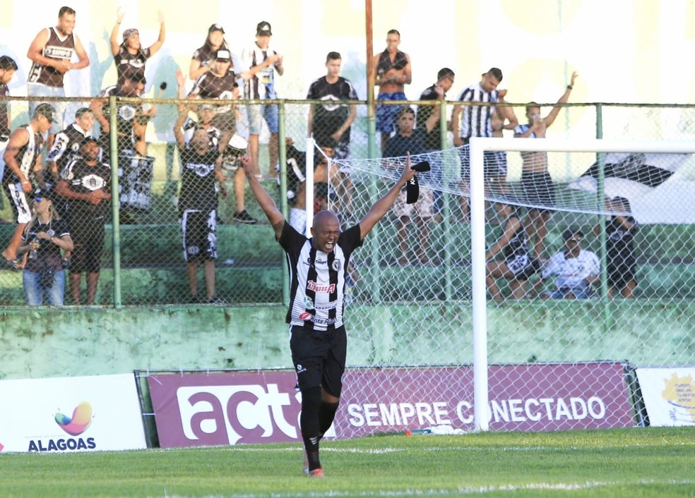Reinaldo Alagoano fez o segundo gol do ASA na vitória sobre o Murici — Foto: Ailton Cruz/Gazeta de Alagoas
