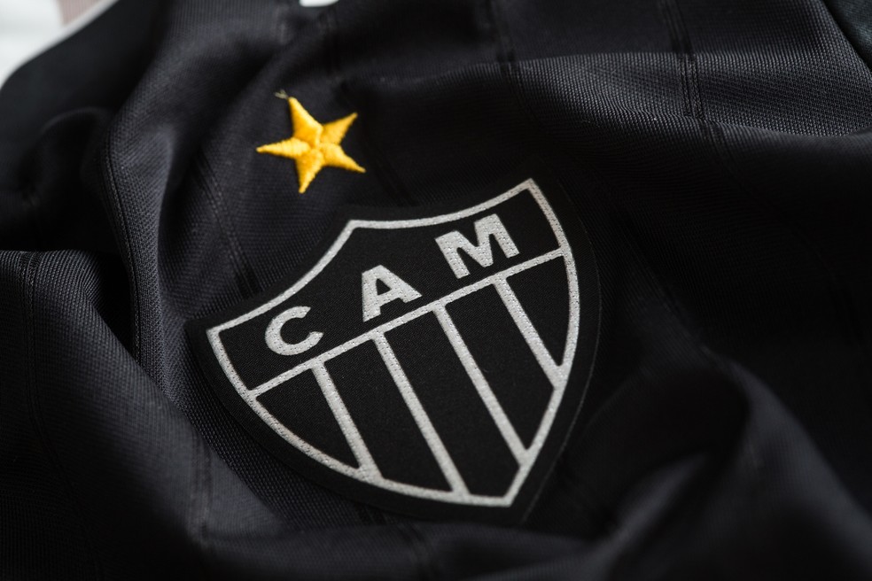 Veja novas fotos da camisa lançada pelo Atlético-MG para ...