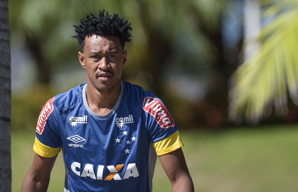 Cruzeiro busca rescisões e abre exceção com Fabrício em política de empréstimo