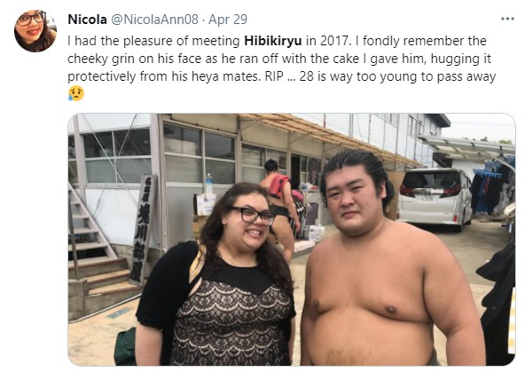 Fã lamenta a morte de Hibikiryu (Foto: reprodução Twitter)