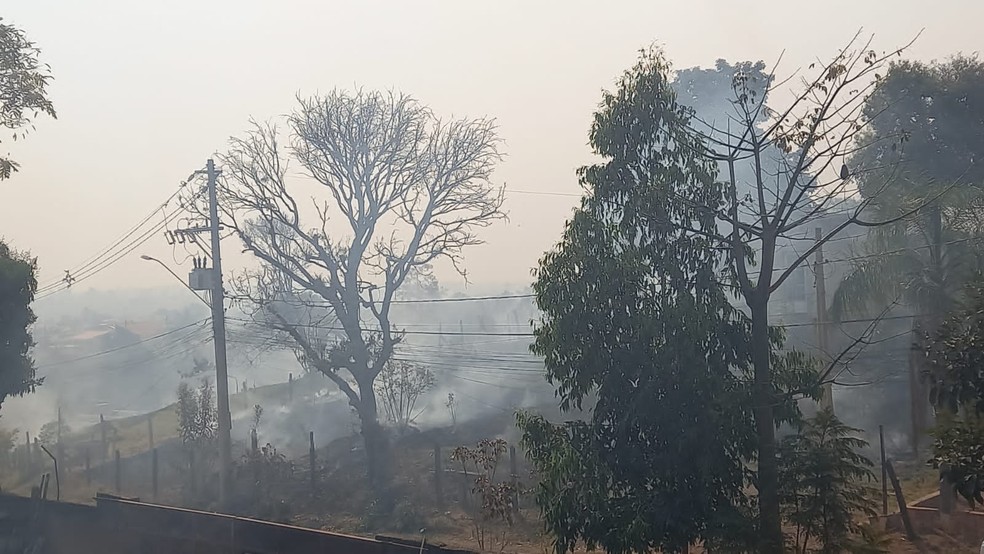 Céu com fumaças por consequência das queimadas na cidade de Votorantim — Foto: Arquivo Pessoal