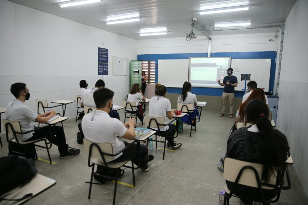 Justiça estabelece prazo para retorno das aulas do ensino médio no Ceará — Foto: Camila Lima/SVM