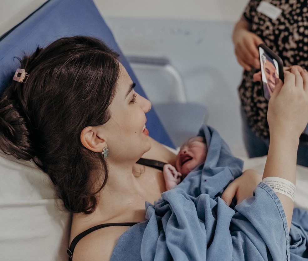 “Nasceu, amor, nasceu!” repetia a mãe para o marido.  — Foto: Pequeno Querubim/ Reprodução