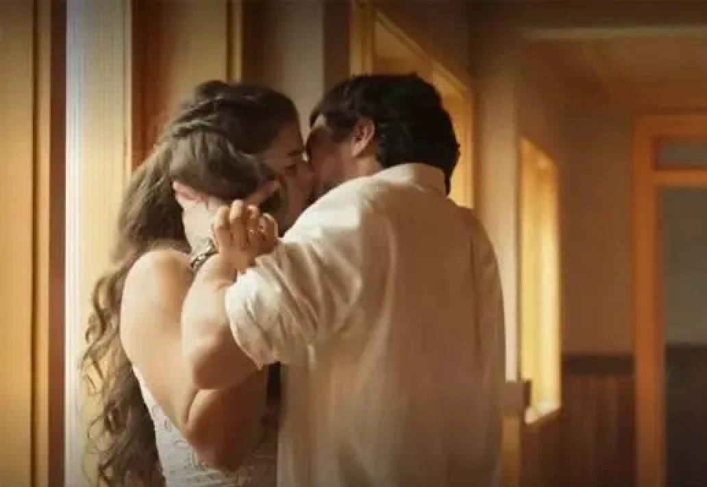 Candoca (Isadora Cruz) e Zé Paulino (Sérgio Guizé) se beijam nos próximos capítulos de Mar do Sertão (Foto: TV Globo)