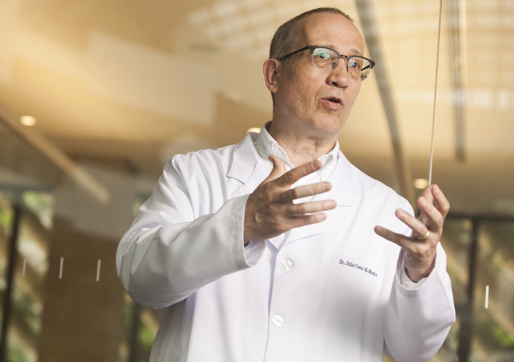 Júlio Monte, diretor acadêmico do Ensino Einstein, diz que entre as habilidades digitais reforçadas na graduação está a abordagem na telemedicina — Foto: Carol Carquejeiro/Valor