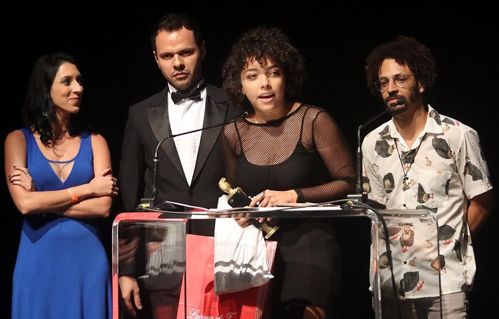 Alice Carvalho ganhou o troféu de artista do ano pelo papel na websérie Septo (Foto: Canindé Soares)