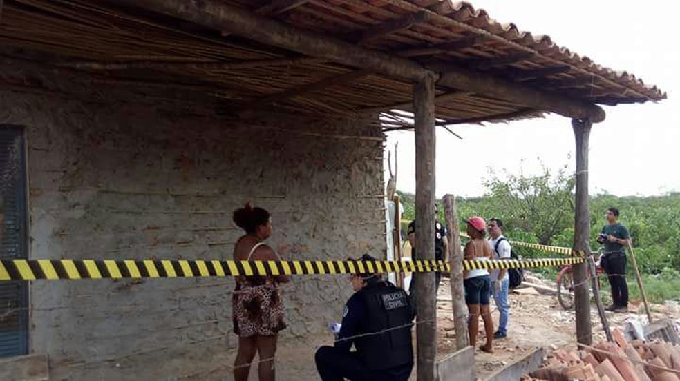 Local do crime foi interditado pela polícia para investigação (Foto: Joselito Andrade)