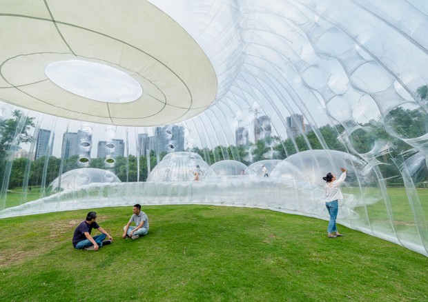 Arquitetos criam montanha inflável na China (Foto: Divulgação)