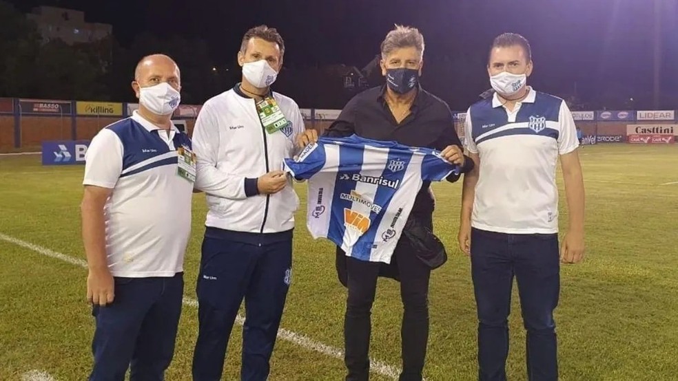 Renato volta às origens como técnico do Grêmio pela 2ª vez, mas agora divide atenções com Suárez