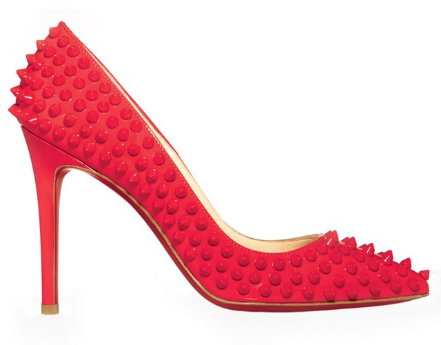 O sapato vermelho com spikes de Christian Louboutin foi votado como o mais sexy de 2012  (Foto: Reprodução)
