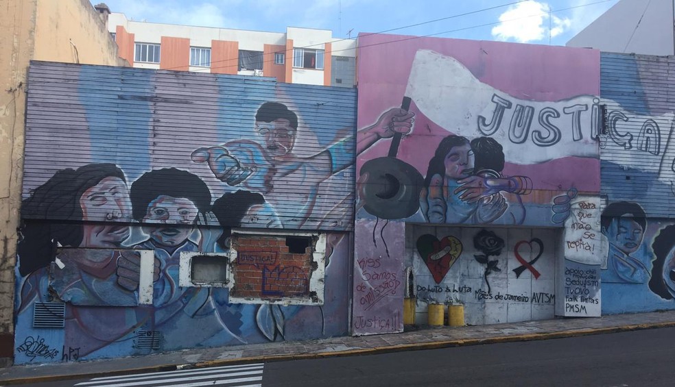 Obra na fachada do prédio da boate Kiss, em Santa Maria, terá início na manhã desta quarta — Foto: Fabiana Lemos/RBS TV