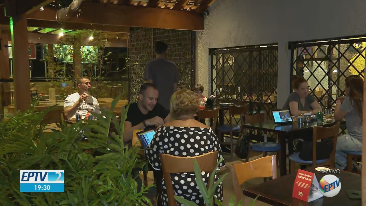 Por causa da pandemia, bares e restaurantes têm movimento até às segundas-feiras