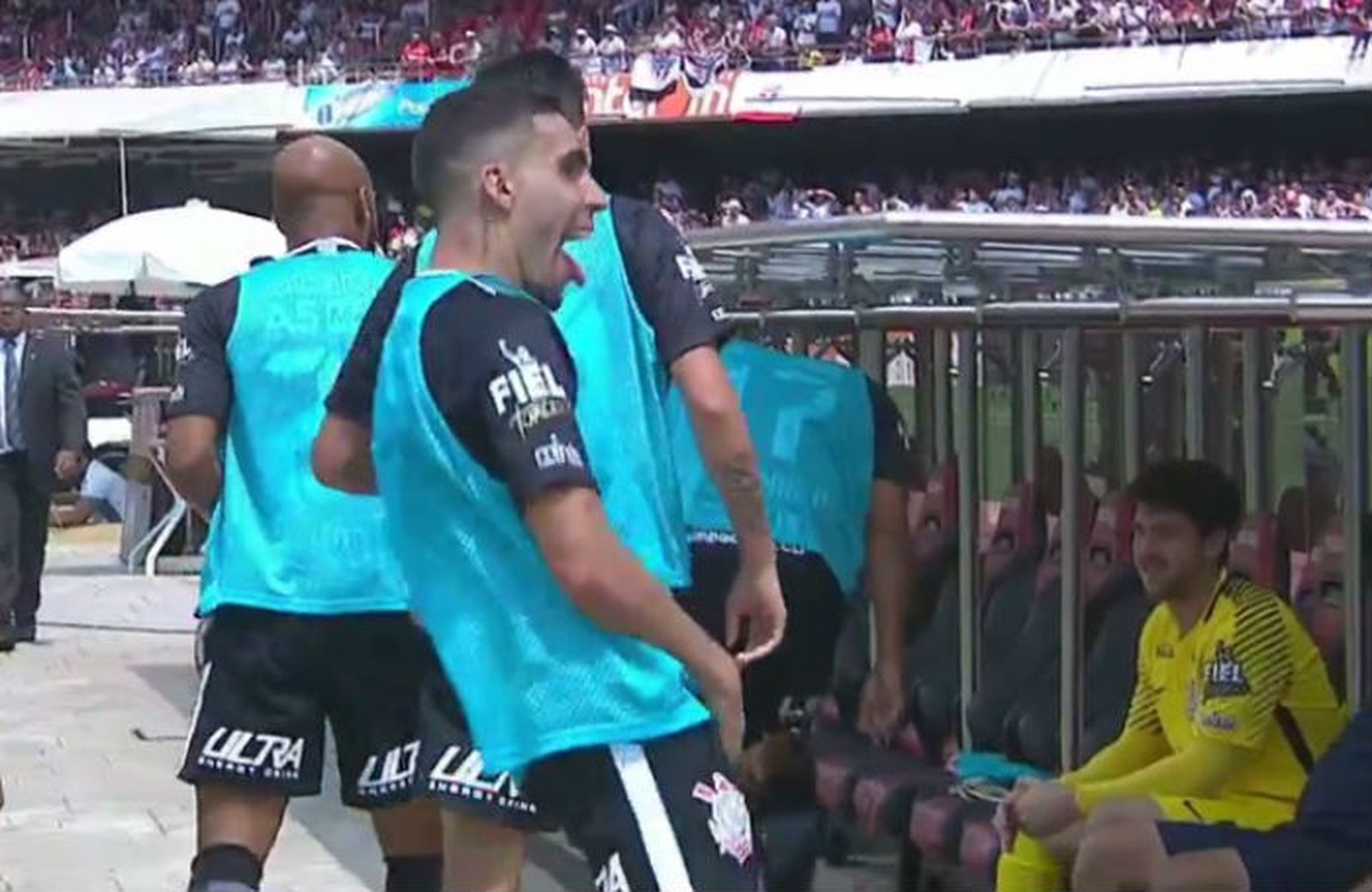 Gabriel, do Corinthians, será denunciado por gesto obsceno em clássico