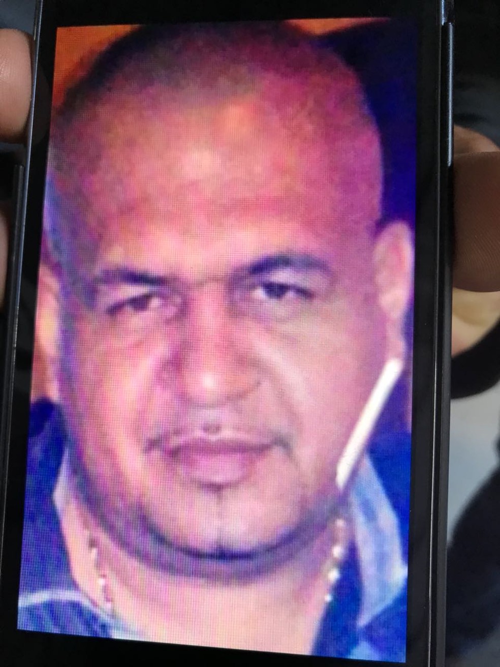 Sidney Nascimento dos Santos atuava como segurança no local e é considerado foragido (Foto: Reprodução)