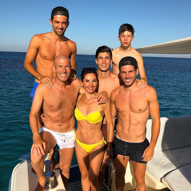 Zidane com a família em foto no Instagram (Foto: reprodução/instagram)