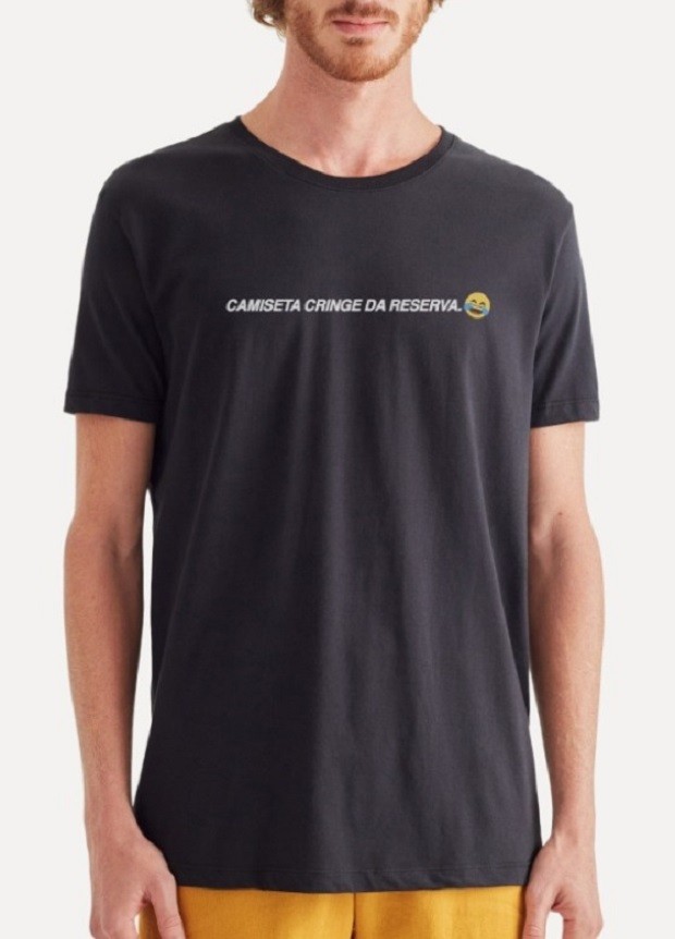 Camiseta da coleção cápsula Cringe Day, da Reserva (Foto: Divulgação)