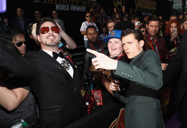 Tom Holland com fãs (Foto: Getty Images)