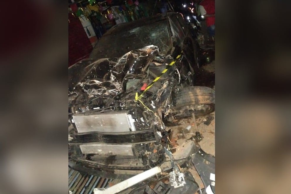 Acidente com caminhão desgovernado deixa veículos destruídos em Crato, no Ceará. — Foto: Reprodução