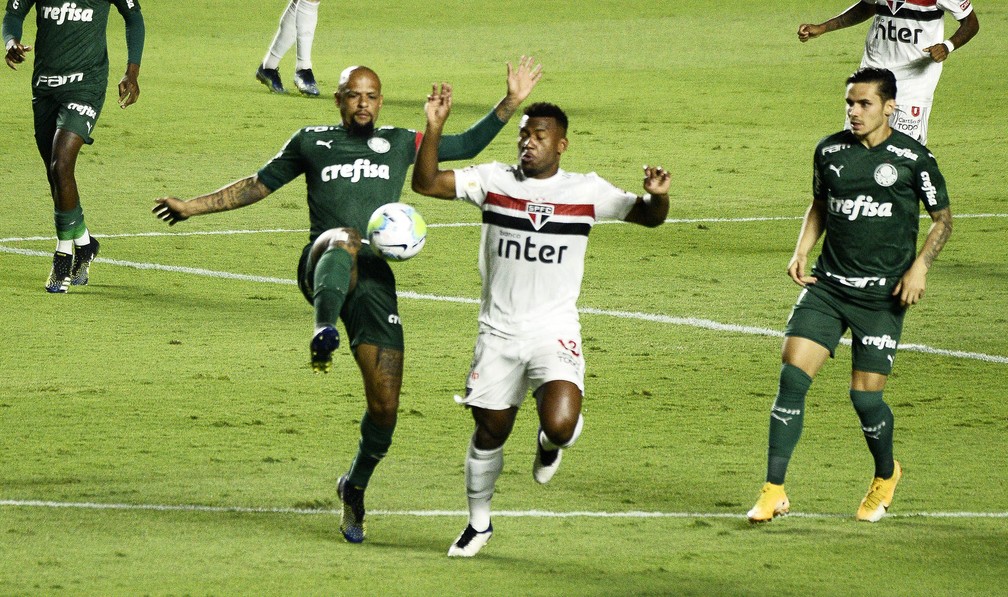Felipe Melo comemora empate do Palmeiras contra o São Paulo: 