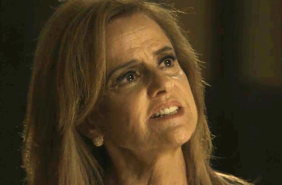 Sophia revela seu passado a Gael (Foto: TV Globo)