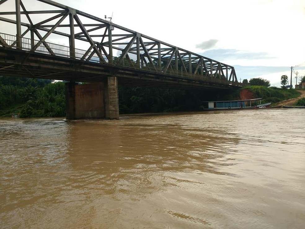 Rio Iaco atingiu 14,17 metros neste sábado (17) e Defesa Civil diz que monitora aumento no volume de águas (Foto: Aldejane Pinto/Arquivo Pessoal)