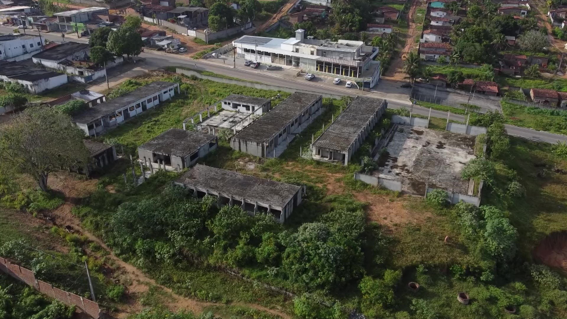 Obras Inacabadas: escola, Rodoshopping e aterro sanitário representam descaso com dinheiro público