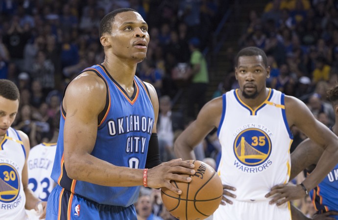 Russell Westbrook e Kevin Durant Warriors x Thunder NBA (Foto: Reuters) Russell Westbrook e Kevin Durant Warriors x Thunder NBA (Foto: Reuters)