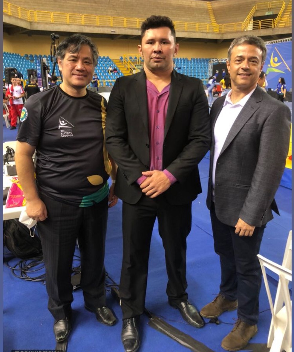 Adgeferson Diniz, presidente da Federação Acreana de Kung Fu, recebeu medalha de homenagem pelo trabalho na modalidade no Acre — Foto: Divulgação/FAKF