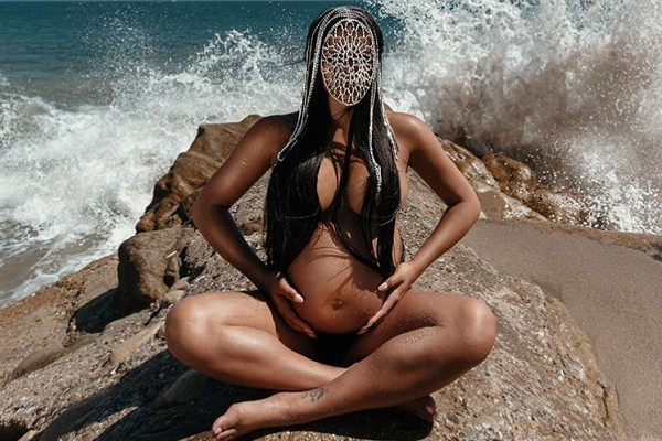 Cassie mostra sua barriga de grávida pela primeira vez (Foto: Instagram)
