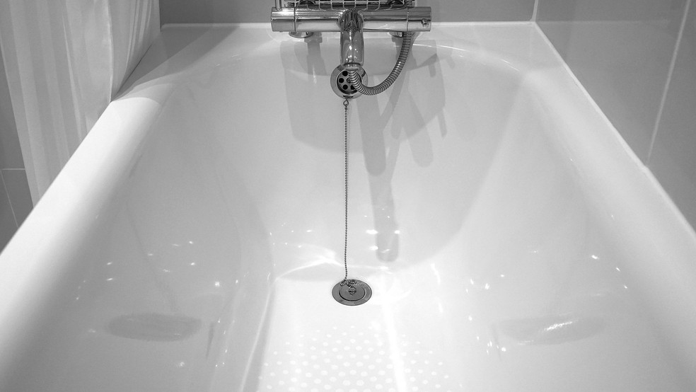 Higienização das banheiras requer cuidados específicos — Foto: Pixabay/Divulgação