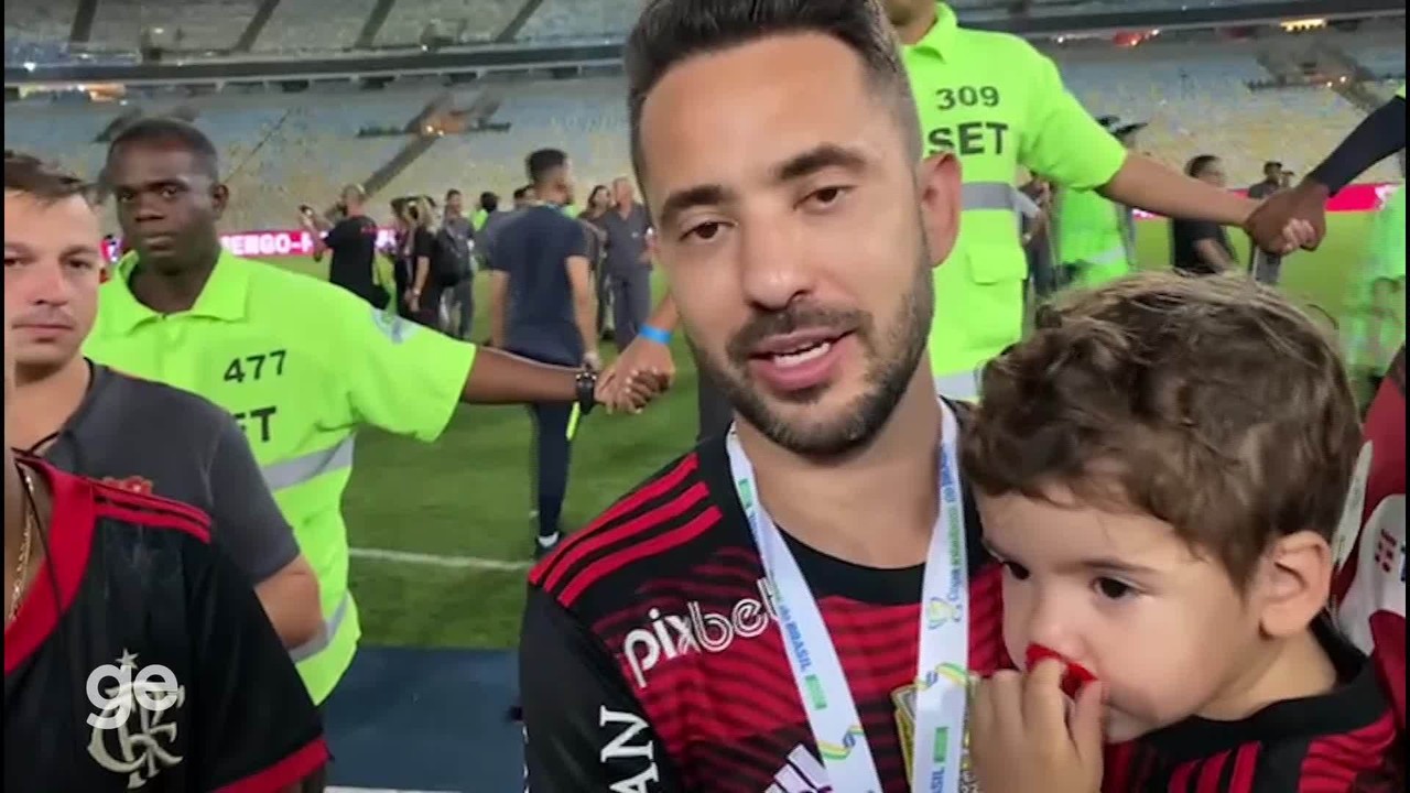 &Eacute;verton Ribeiro fala sobre transforma&ccedil;&atilde;o de seu futebol na temporada