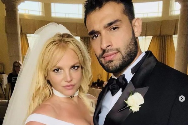 Britney Spears and Sam Asghari at the wedding (Photo: Playback/Instagram)