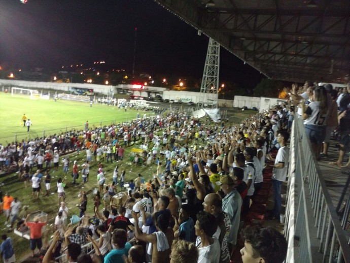 Torcedores lotam estádio Arthur Marinho em Corumbaense x Costa Rica-MS (Foto: Carlos da Cruz/TV Morena)