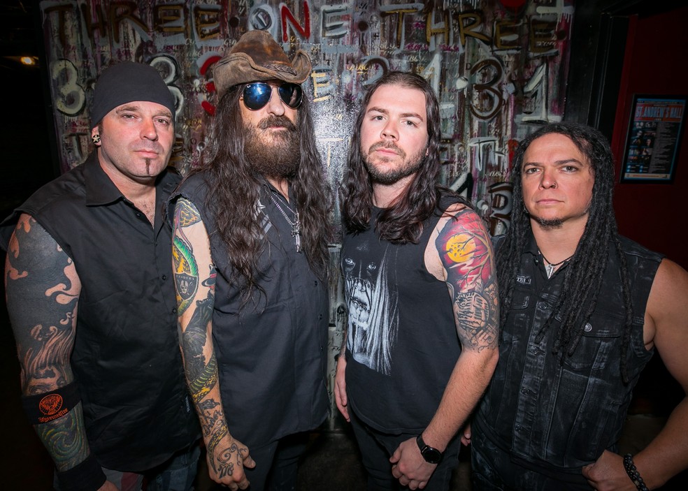 Paul Crosby, Wayne Skinny, Bobby Amaru e Brad Stewart, integrantes da banda Saliva &mdash; Foto: Getty Images