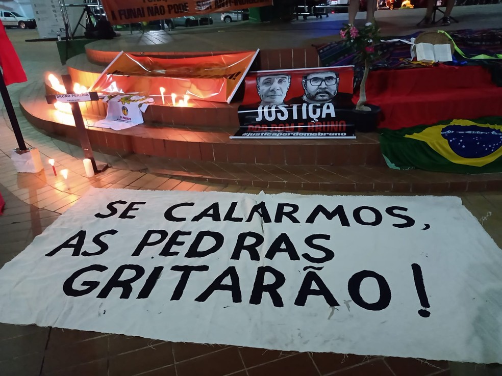 Manifestantes pedem Justiça  — Foto: Rogério Júnior/g1 