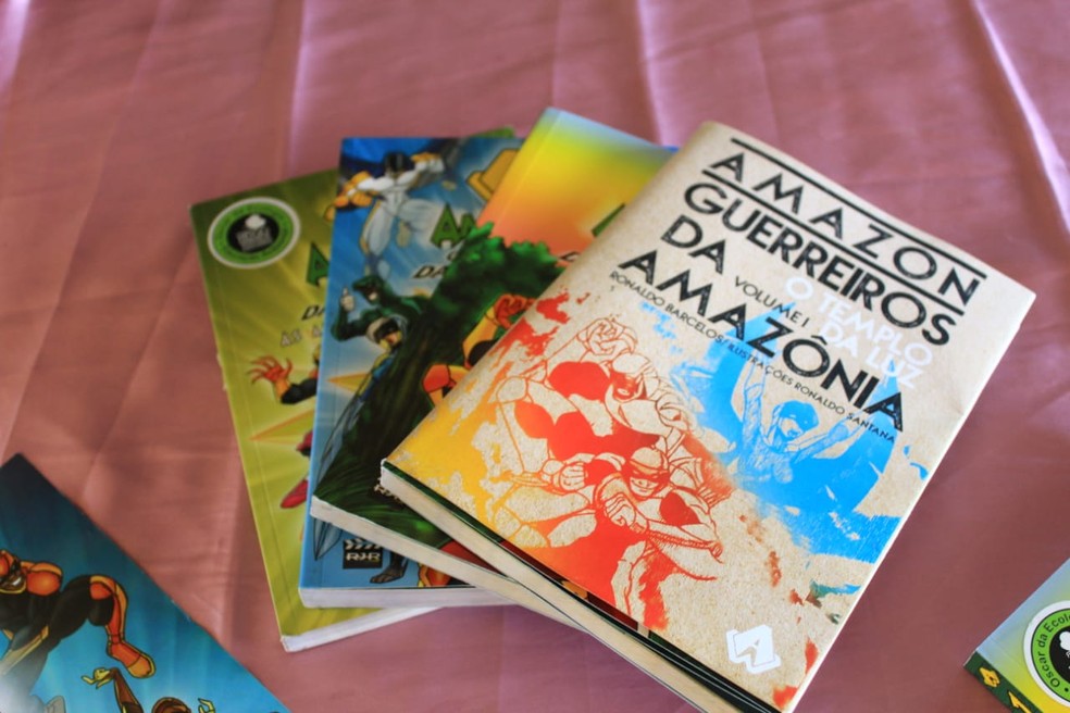 Trilogia "Guerreiros da AmazÃ´nia", do escritor Ronaldo Barcelos (Foto: Geovane Brito/G1)