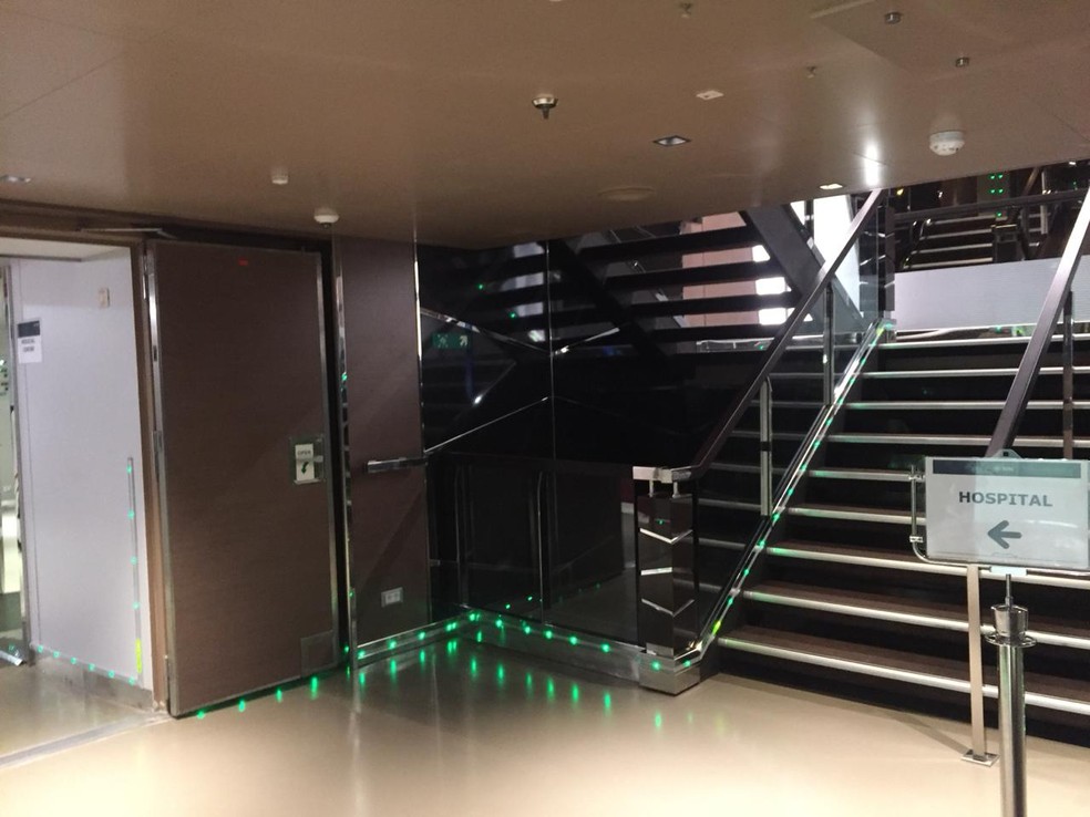 Hospital do navio fica no quarto andar da embarcação — Foto: G1 Santos