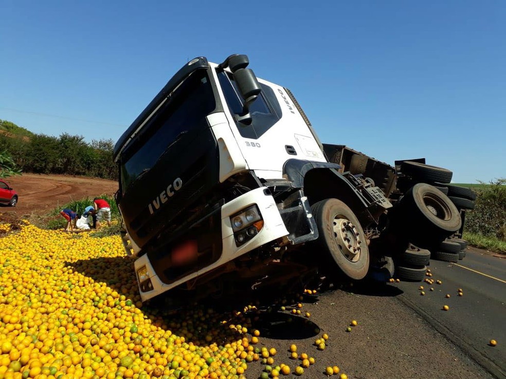 Motorista fugiu logo após o acidente em rodovia (Foto: Arquivo Pessoal)