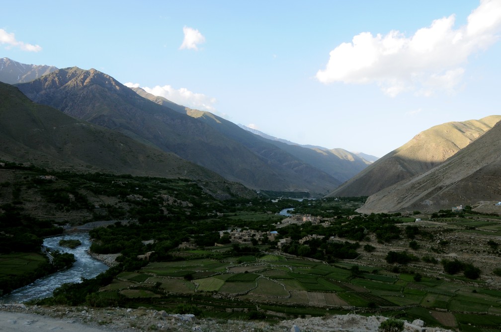 Vista do vale do rio Panjshir em foto tirada do ponto de vista da tumba de Ahmad Shah Massoud em 21 de maio de 2011. Estudante de engenharia da Universidade de Cabul, Massoud se tornou líder militar na expulsão do exército soviético do Afeganistão na década de 80. — Foto: Master Sgt. Michael O'Connor
