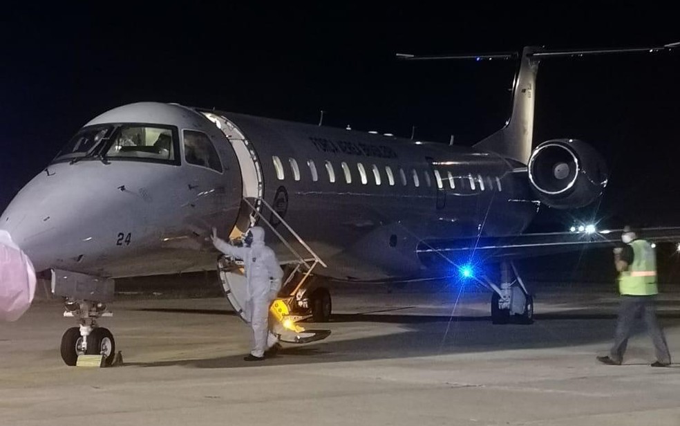 Primeira aeronave com pacientes vindos de Manaus chegou à Paraíba em 17 de janeiro — Foto: SES/Divulgação