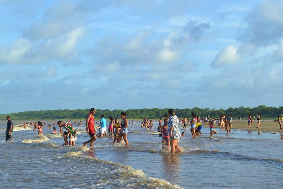 Goiabal é a única praia de água salgada do Amapá e é ponto turístico na região — Foto: Prefeitura de Calçoene/Divulgação