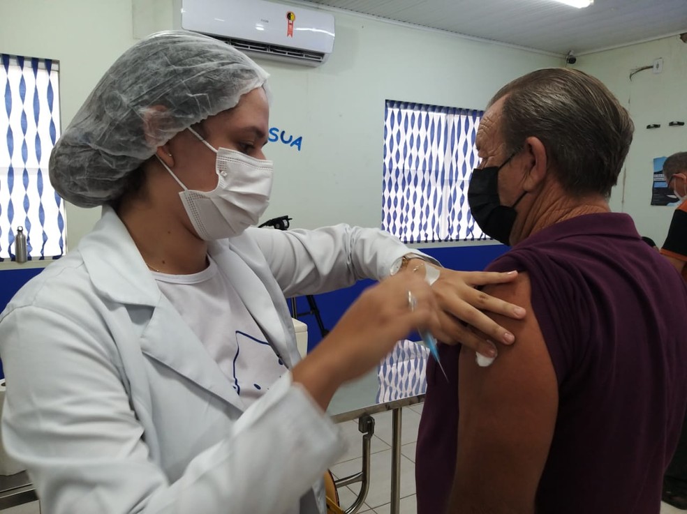 Em cinco dias, Acre vacinou 14,1 mil pessoas acima dos 18 anos com dose bivalente contra Covid-19 — Foto: Eldérico Silva/Rede Amazônica Acre
