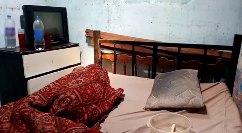 Idoso debilitado foi resgatado de uma situa&ccedil;&atilde;o de abandono e levado para um abrigo, em Campina Grande &mdash; Foto: Divulga&ccedil;&atilde;o/Pol&iacute;cia Civil