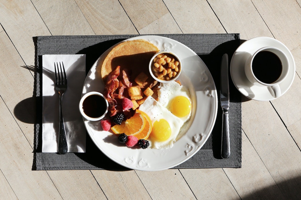 Café da manhã reforçado pode não ajudar a emagrecer, pois não faz diferença no metabolismo  (Foto: Life Of Pix/Pixabay)