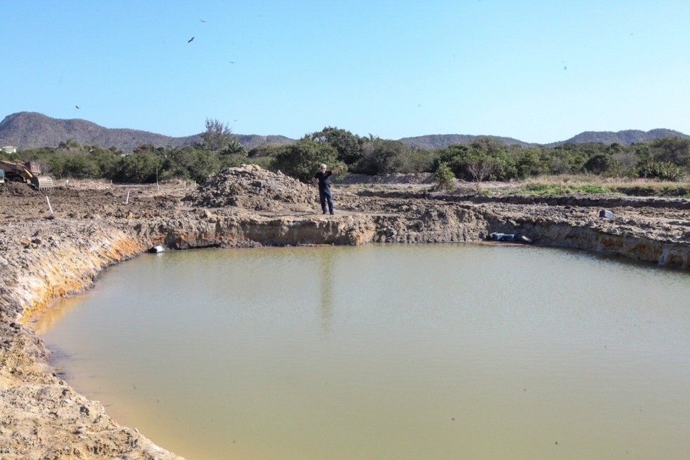 Lagoa de drenagem com capacidade para comportar 16 milhões de litros d'água está sendo construída em Búzios, no RJ — Foto: Divulgação/Prefeitura
