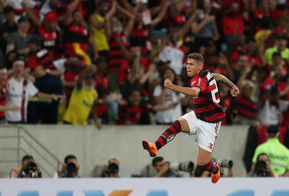 Matheus Savio fez o primeiro do Flamengo no jogo (Foto: REUTERS/Ricardo Moraes)