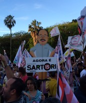 Militantes festejam vitória de Sartori (Tomás Hammes/G1)