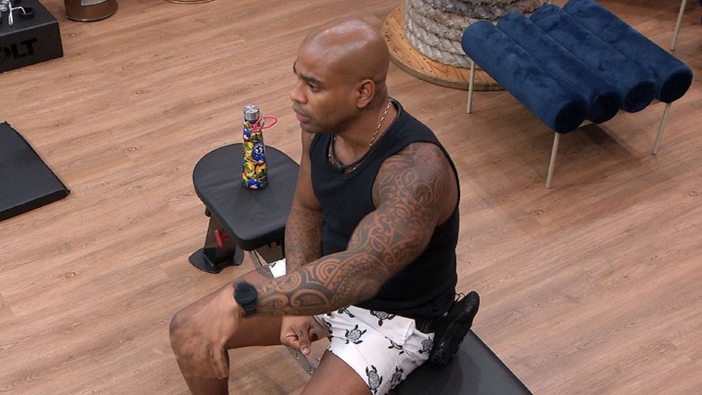 Cezar se desculpa com Ricardo e os dois se acertam após briga no BBB 23 — Foto: Globo