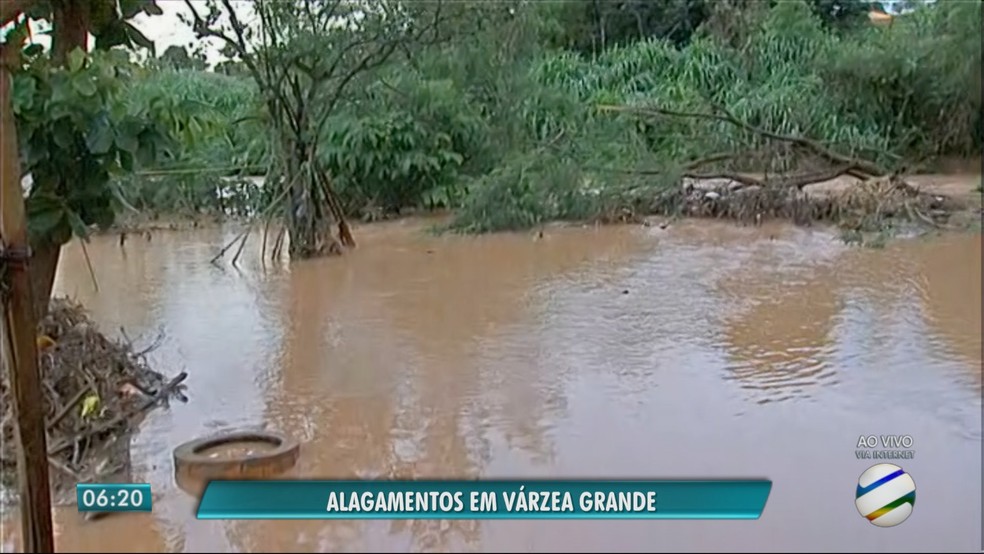 Alagamento em Várzea Grande (Foto: TV Centro América)